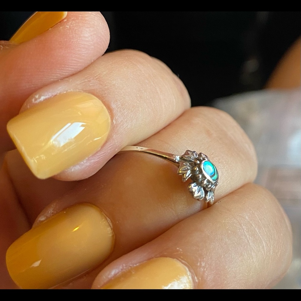 Abalone She’ll Sterling Silver Ring